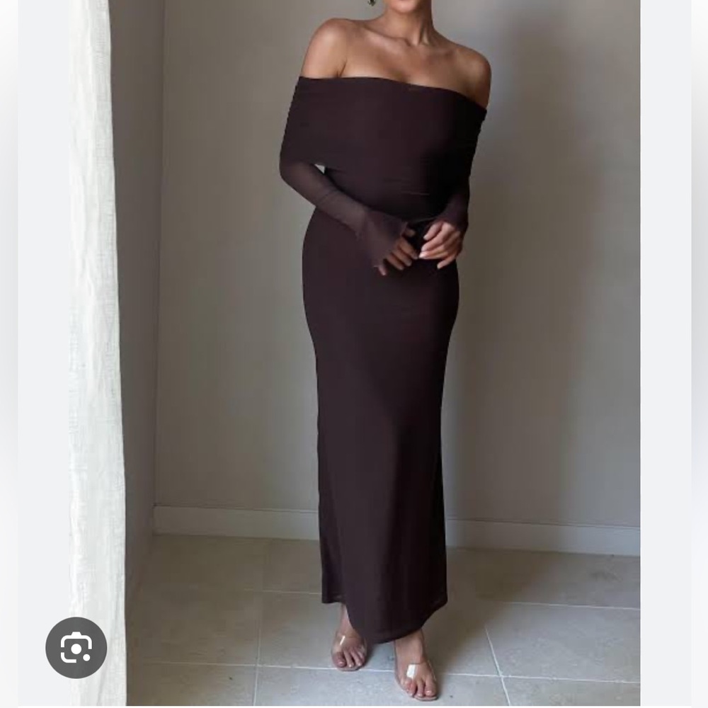 Meshki Josie Off the shoulder dress